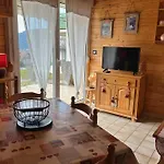 Peaceful In Close To Activities Жерарме