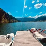 Peaceful In Close To Activities